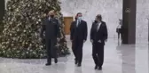 Son dakika haberi... Lübnan'da hükümeti kurmakla görevlendirilen Hariri, kabine listesini Cumhurbaşkanı'na sundu