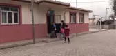 Silopi'de köy okuluna kitap desteği