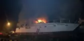 Sarıyer'de balıkçı barınağındaki ticari yat alev alev yandı