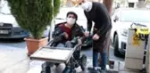 Görenlerin yüreğini, engelli gencin ayağını ısıttı