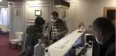 Avcılar'da sokakta kalan yaşlı vatandaşlar otele yerleştirildi