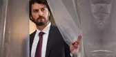 Oyuncu Birkan Sokullu'nun 15 yıl önce Tuğba Ekinci'nin klibinde oynadığı ortaya çıktı