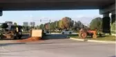Bağlantı demiri kopan römork devrildi