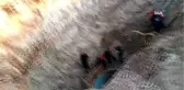 Kuyu çöktü, 2 kişi toprak altında kaldı