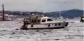 Eminönü'nde denize atlayan şahıs kurtarıldı