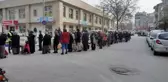 Pazarda ucu görünmeyen HES Kodu kuyruğu sosyal mesafe tanımadı