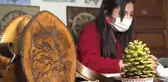 Son dakika haberleri | El sanatları eğitmeni, binbir emek verip motifle süslediği köseleyi aksesuara dönüştürüyor