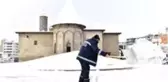 Yakutiye Belediyesi kar temizliğini aralıksız sürdürüyor