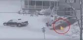 ABD'de bir kişi, kar nedeniyle kapanan yolu açmak için lav silahı kullandı