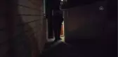 Kovid-19 tedbirlerine uymayıp kümeste çay içenlere ceza yazıldı