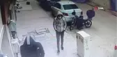 Kuryenin evinin önüne park ettiği motosikleti böyle çaldılar