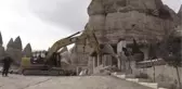 Kapadokya'da peribacalarının yakınındaki yapıların yıkımı sürüyor