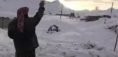 22 gündür kapalı olan yollar açıldı, yaylada kalan ailelere ulaşıldı