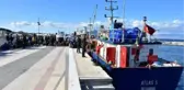 Çeşme açıklarındaki gemide 187 kaçak göçmen yakalandı; kişi başı 6 bin euro ödemişler