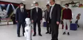 Maske kontrolü ve sosyal mesafe ölçümü yapan robot tasarlandı