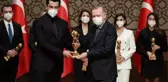 Ünlü oyuncular, RTGD 2019 Yılı Medya Oscarları Töreni'nde ödüllerin sahibi oldu