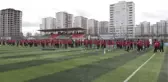 DİYARBAKIR - Vali Münir Karaloğlu, özel yetenek kurslarına katılan gençlerle bir araya geldi
