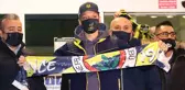 Mesut Özil'in Fenerbahçe için İstanbul'a gelişi, dünya basınında geniş yer buldu