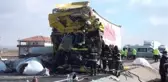 İki tır çarpıştı: 1 ölü