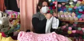 ESKİŞEHİR - İşletme sahibi kadın kimsesiz çocuklar için örgü hırka kampanyası başlattı