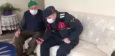 Salgın sürecinde görüşemedikleri çocuklarıyla jandarma sayesinde hasret giderdiler