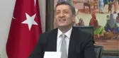 Bakan Selçuk öğrencilerle çevrimiçi ortamda türkü söyledi