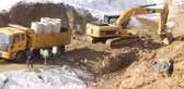Başkale'de mahallelerin yaşadığı yol sorunu çözüme kavuşturuldu
