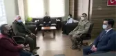 Vali Sonel traktör kullanıp kuzinede ekmek pişirdi