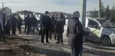 Son dakika haber: AFYONKARAHİSAR - Vatandaşlar ölümlü kazaların sık yaşandığı kavşağa karanfil bıraktı