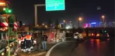 Bağcılar'da devrilen tırdaki iki kişi yaralandı