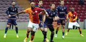 Ryan Babel Galatasaray'la bir maça daha çıkarsa sözleşmesi otomatik uzayacak