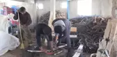 Hakkarili gençler tahta kayak takımlarıyla profesyonel kayakçılara taş çıkartıyor
