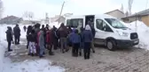 Sadakataşı Derneğinden Yüksekovalı öğrencilere bot ve mont yardımı