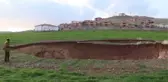 60 ve 5 metre çaplarında iki obruk oluştu