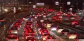 Koronavirüsle mücadele kapsamında, 22 Şubat Pazartesi saat 05.00'te sona erecek sokağa çıkma kısıtlaması başladı.