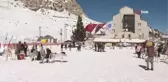 Antalya'nın zirvesinde kar üzerinde resim yaptılar
