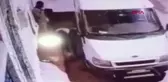 ŞANLIURFA Park halindeki minibüsün ateşe verildiği anlar kamerada