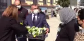 BALIKESİR - İYİ Partili kadınlar çiçek ve broşür dağıttı
