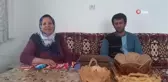 Elmas anne, işitme engelli oğluna 35 yıldır destek oluyor