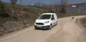 Öğretmen maaşını ve zamanını 300 dilsiz canın bakımına adadı
