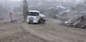 Koyunları susuz kalan besiciye belediye ekipleri tankerle su ulaştırdı