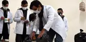 Öğrenciler okulun bodrumunda mantar yetiştiriyor