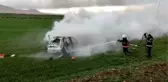 Takla atarak yoldan çıktı, saniye farkı ile alev topuna dönen araçtan kurtulduTakla atarak yoldan çıktı, saniye farkı ile alev topuna dönen araçtan...