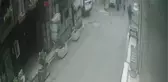 Son dakika... BEYOĞLU'NDA LABAROTUVAR ÇALIŞANI KADININ UĞRADIĞI KAPKAÇ KAMERADA