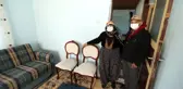 Yangından son anda kurtulan yaşlı çifte yardım eli