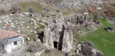 Heron kutsal alan yivli sütunları ile gizemini koruyor