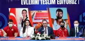 Dünya şampiyonları evlerine kavuştu