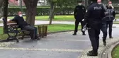 Vaka sayısında zirvede olan Samsun'da koronavirüslü şahıs parkta otururken yakalandı
