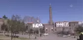 DİYARBAKIR - Büyükşehir Belediyesi, tarihi surlardaki 13 burçta daha restorasyon çalışması başlattı