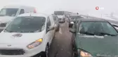 Makas atan mermer yüklü tır, karayolunda ulaşımın aksamasına neden oldu